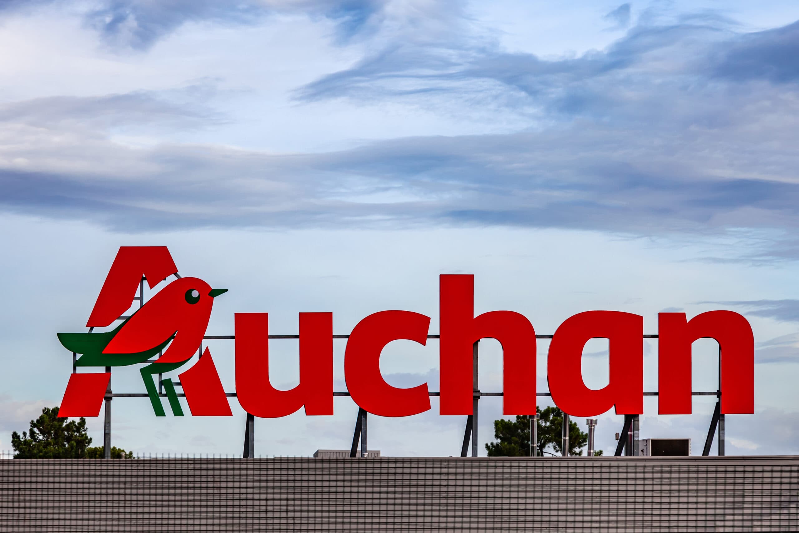 Surpriza pregătită de Auchan în București, după ce a închis magazinul de la Obor. Vine cu supermarketuri în două mari mall-uri din oraș