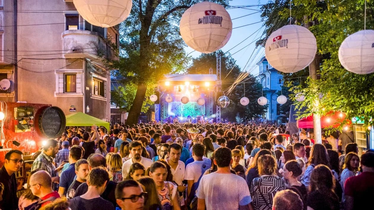 Festivalul ”Femei pe Mătăsari” e în weekend, cu concerte, modă și teatru în inima Bucureștiului. Strada se închide circulației de azi, de la 16.00
