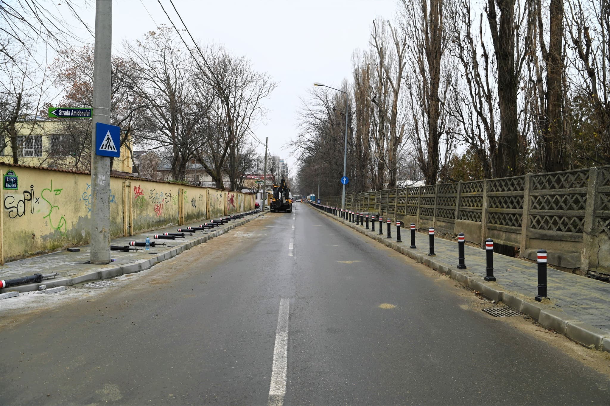 Se trasează marcaje în parcări din Sectorul 2 și se curăță spațiile verzi de aici. Lista străzilor și programul intervențiilor din perioada 4 – 8 mai