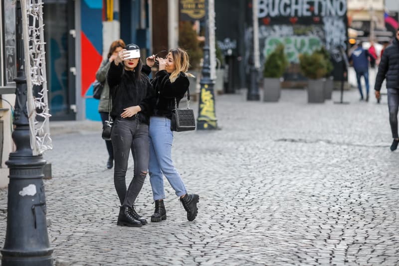 București, situația e meta-feștelită! Pozele noastre cu pisici din Berceni și selfiurile din Loft și Nuba de pe Facebook și Insta ajung oficial în creierul Meta AI