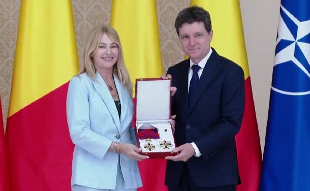 VIDEO | Nadia Comăneci a fost decorată cu Ordinul Național „Steaua României” în grad de mare cruce. „Sportul ne conectează pe toți, sportul vorbește aceeași limbă”