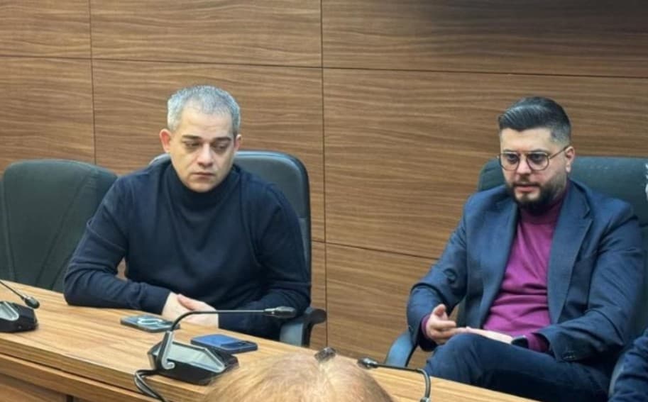 Un candidat picat la concurs a ajuns șef în Poliția Locală Sector 3. Ar fi compensat legăturile cu viceprimarul Adrian Cocoș. DNA a intrat pe fir și-a făcut percheziții