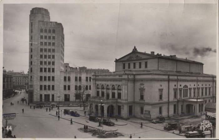 De ce a fost demolat “Teatrul cel Mare” de pe Calea Victoriei, tragedie națională pusă în scenă de regimul comunist. Deși impozanta clădire, emblemă a Bucureștiului, a fost bombardată, putea fi salvată