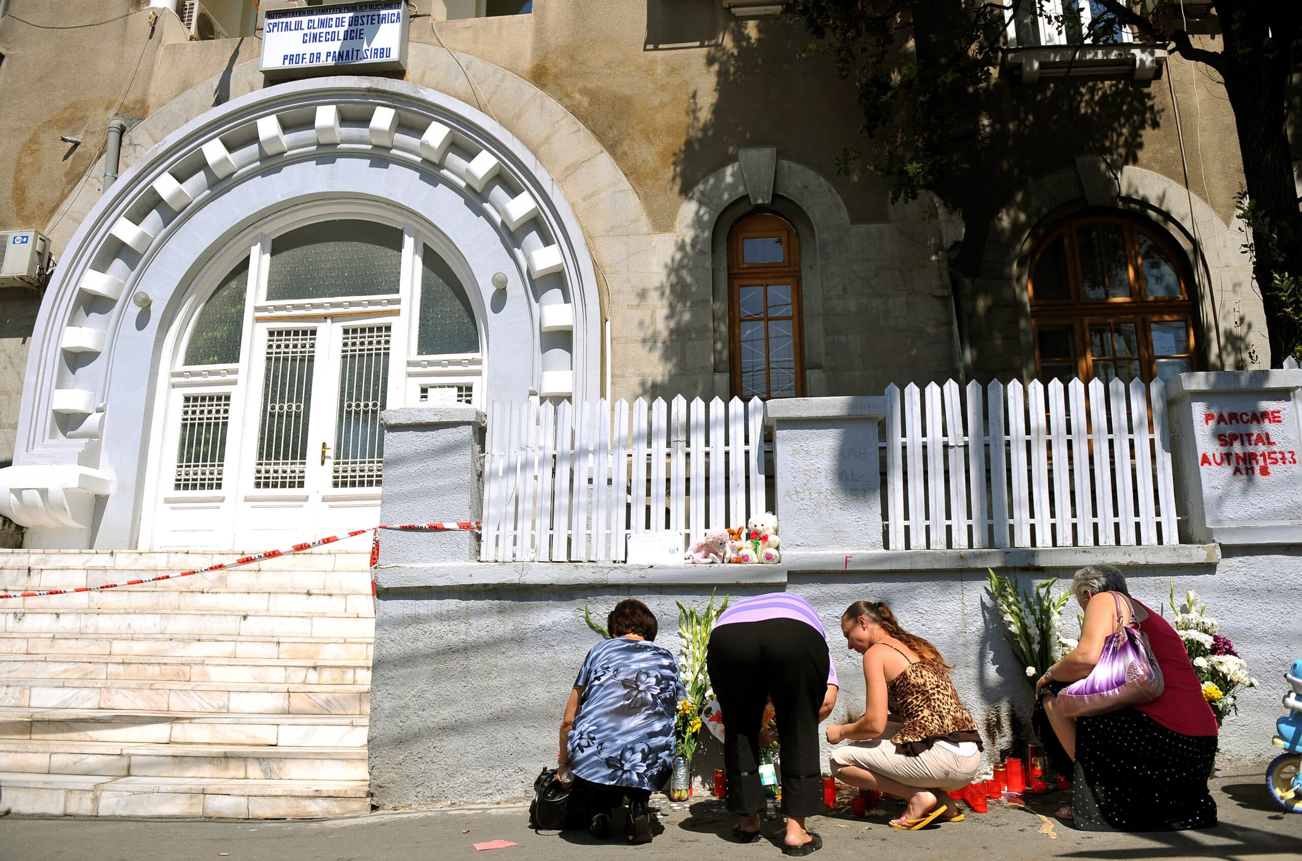Tragedie la Maternitatea Giulești din București. O tânără gravidă cu gemeni a murit a doua zi după externarea de aici. Rudele acuză medicii că i-au nesocotit simptomele