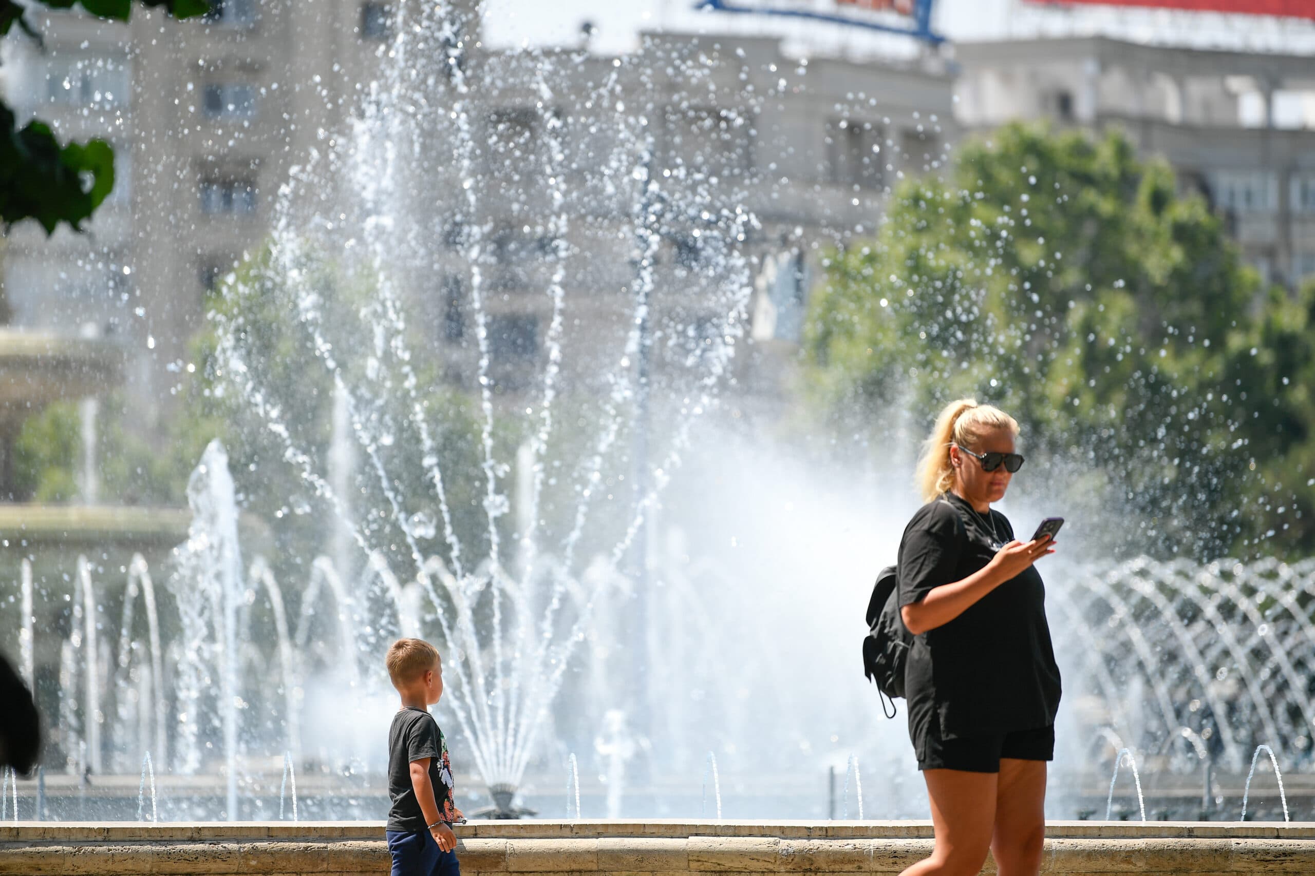 Actualizare METEO | Vreme călduroasă în București, dar cu ploi și azi, și mâine. ANM: Temperatura maximă va fi de 31 de grade