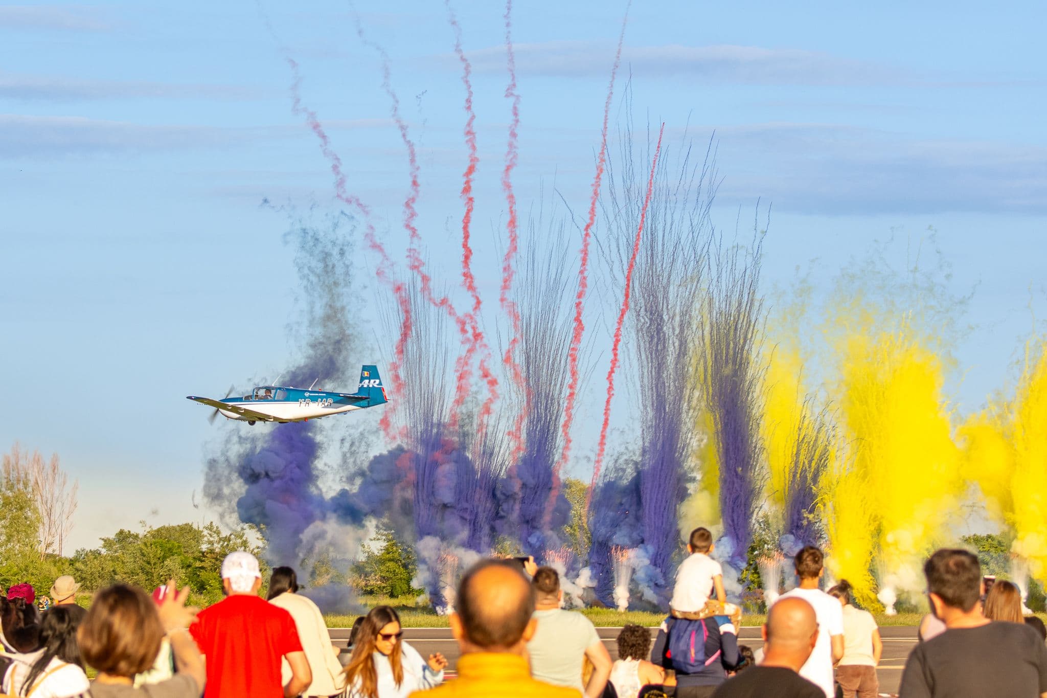 Clinceni Air Show 2026 e în acest weekend, la aerodromul de lângă București ✈️ Programul demonstrațiilor și cum ajungi aici