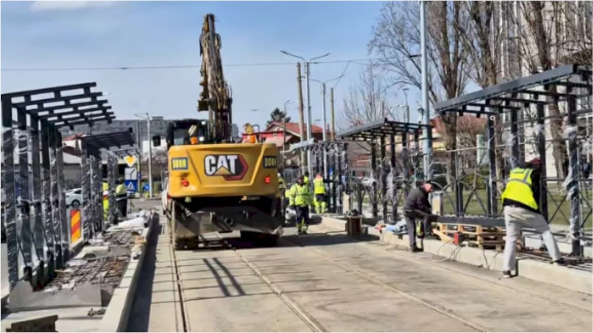 VIDEO | Avans pe șantierul șinelor de pe Bulevardul Expoziției. Cum vor arăta noile refugii de tramvai din București