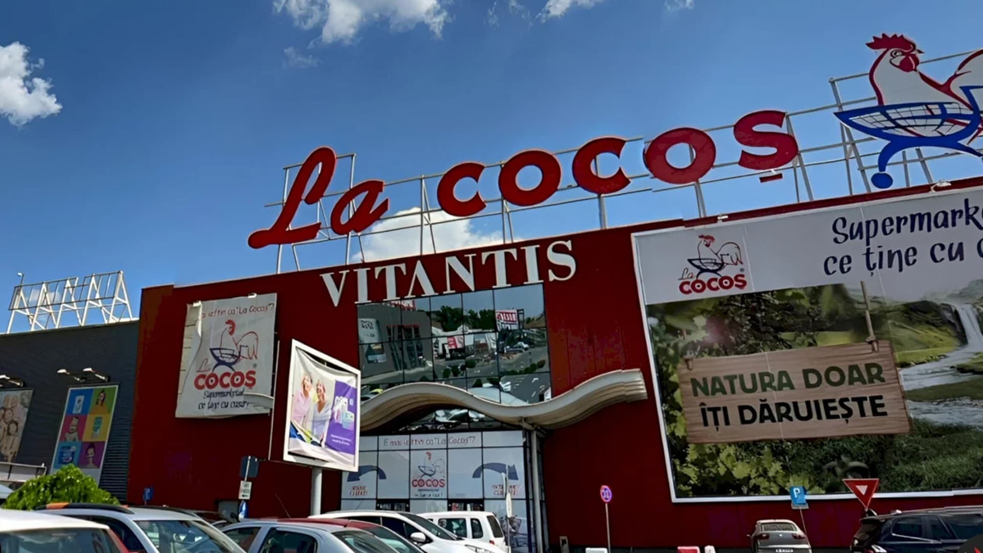 Surpriză La Cocoș: magazinul din centrul Vitantis din București va avea, de luni, program prelungit. Până la ce oră putem umbla printre rafturi