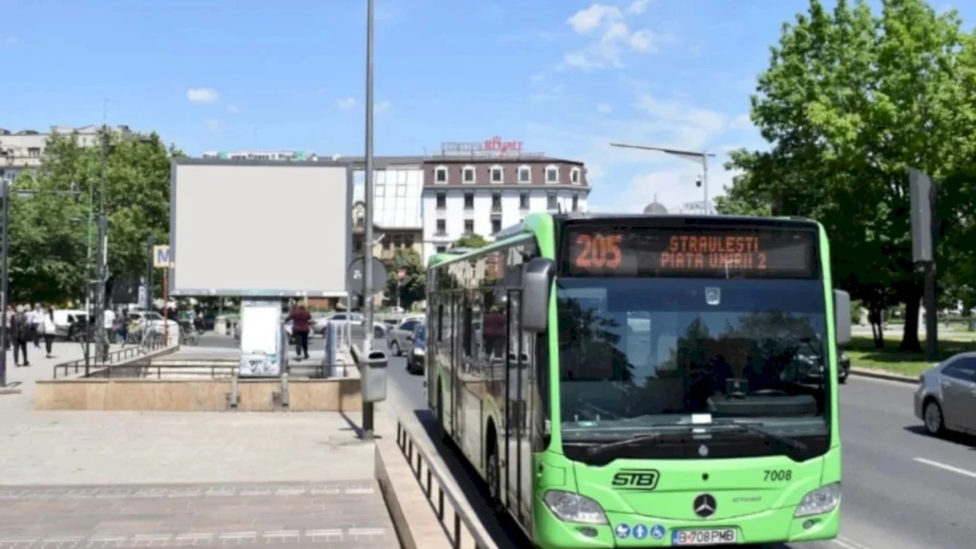 Ceremonia militară de Ziua Drapelului aduce restricții de trafic în București. STB anunță că se schimbă și traseul liniei 205
