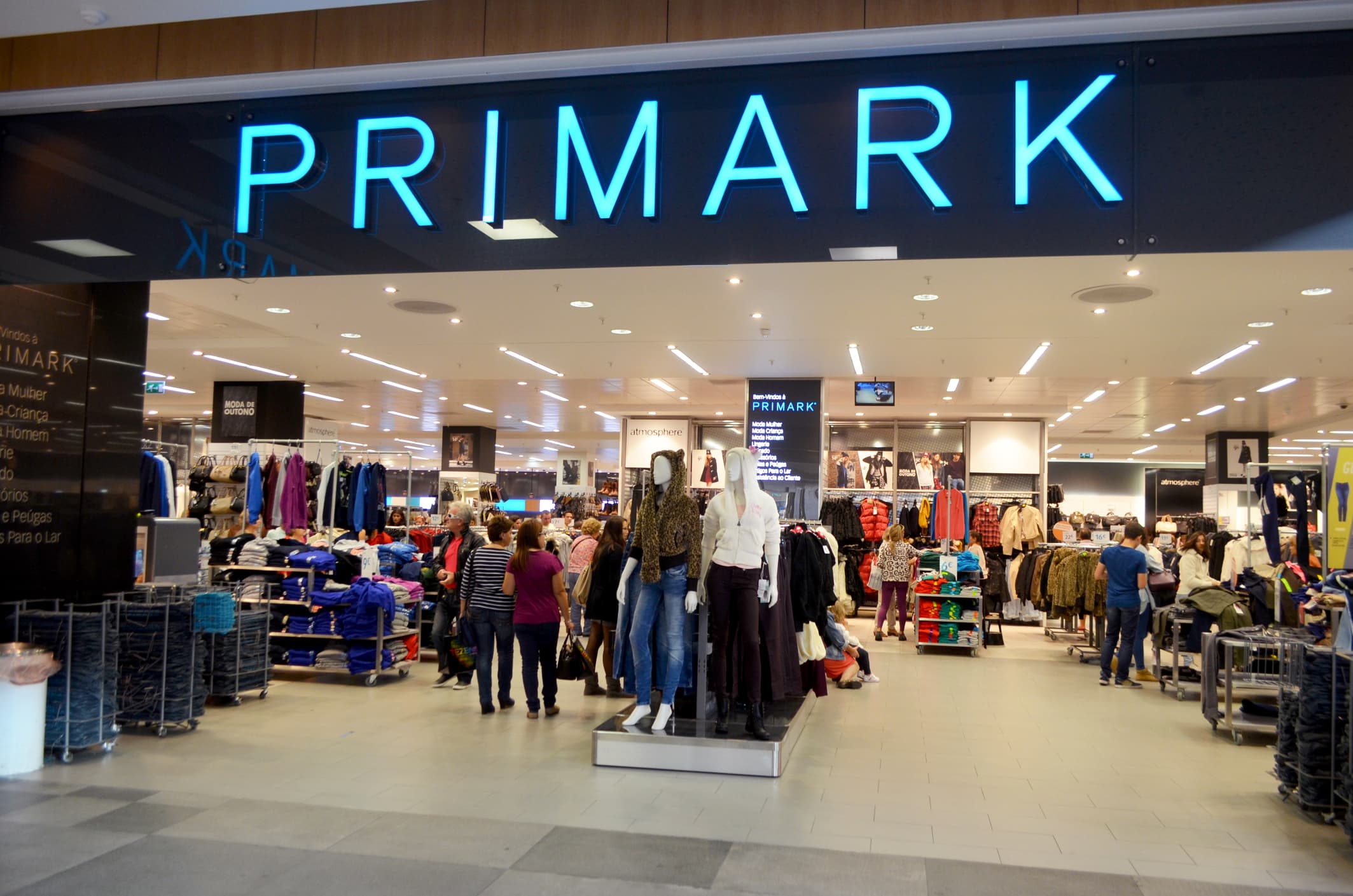 Primark confirmă deschiderea unui nou magazin în București, în Sun Plaza. Când plănuiește retailerul să îl inaugureze