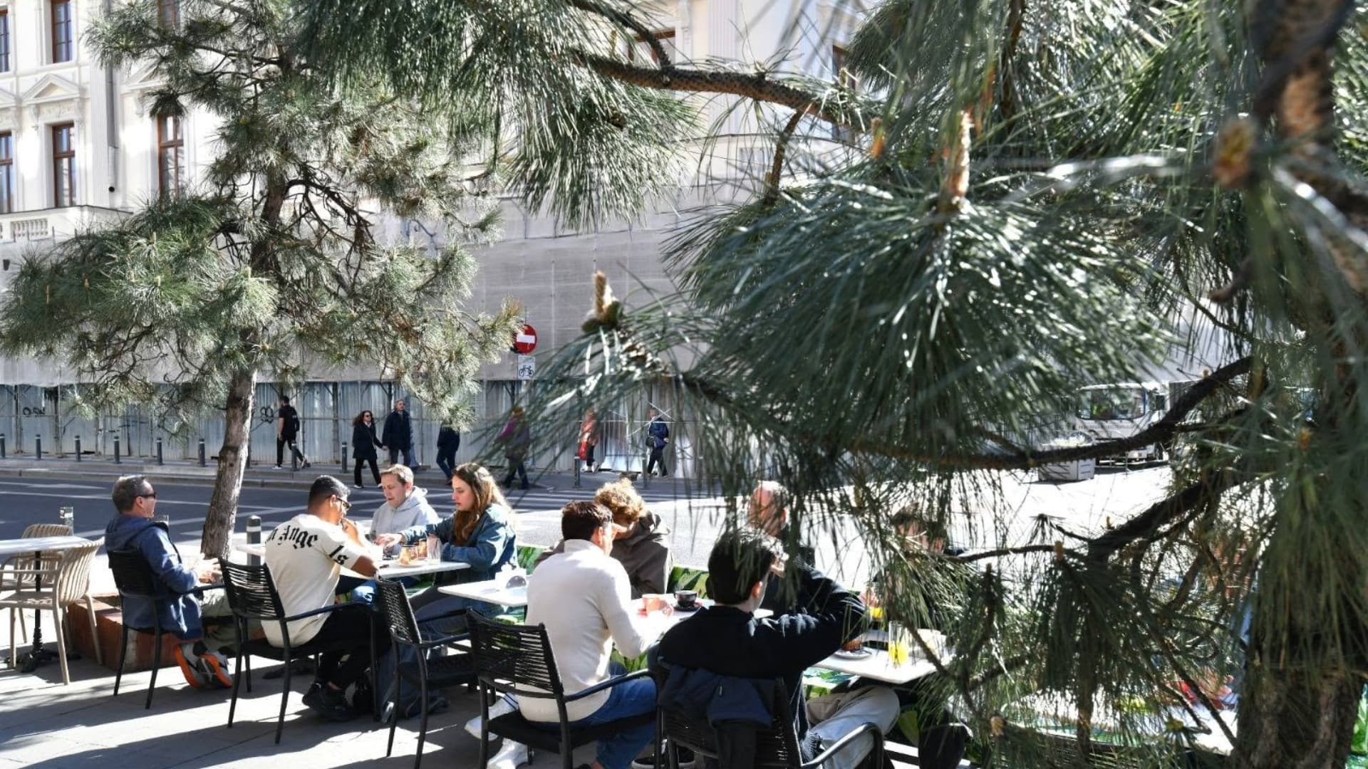 „Regulamentul Ciucu” pentru terasele din București. Limită de gălăgie, mobilier integrat în arhitectura din Centrul Vechi – lista completă a modificărilor