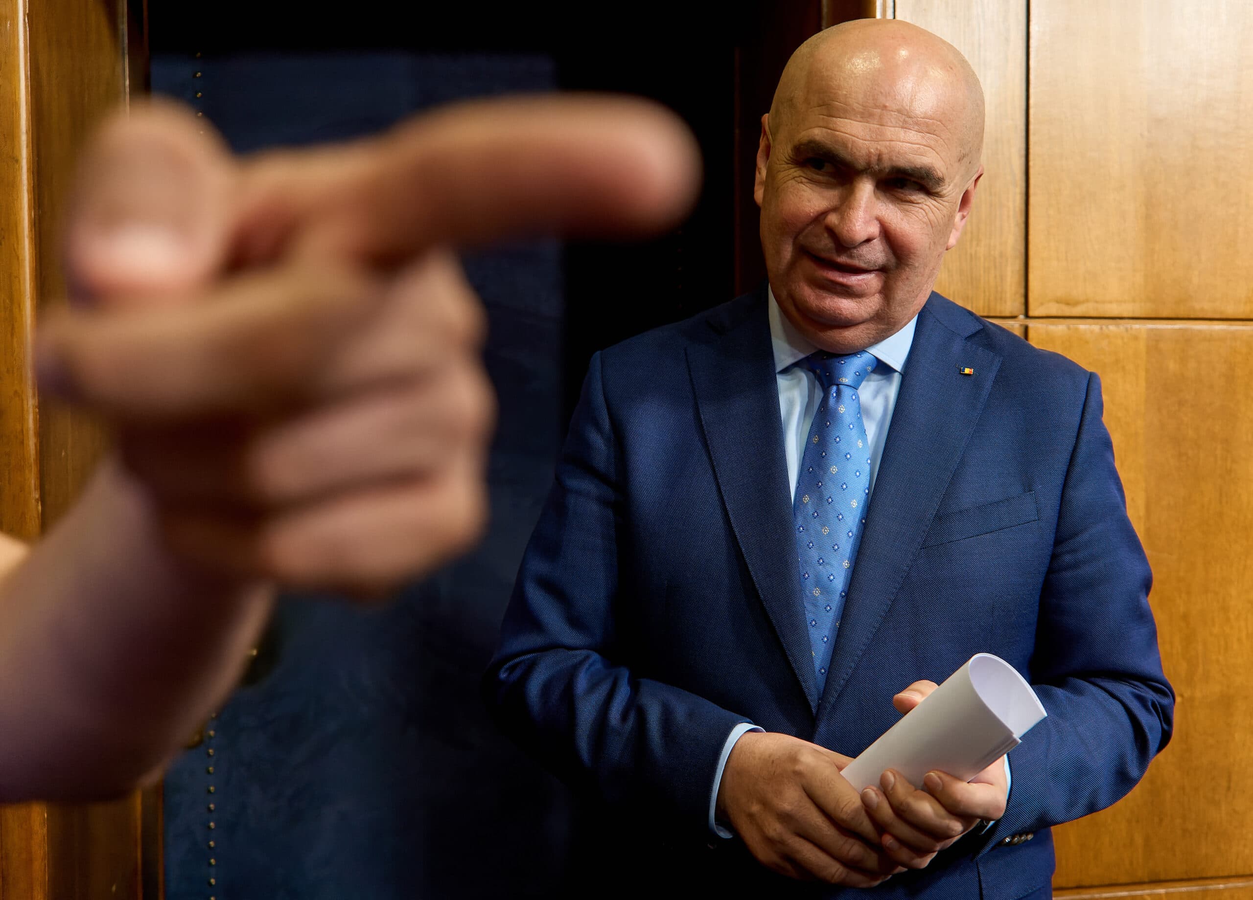Marele secret al domnului Bolojan The Only One, adică Unicul, dezvăluit de Sine Însuși. Confesiune despre o întâlnire importantă aici, în București