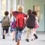 Ultima săptămână de școală înainte de vacanța de vară 2026. Cum se încheie mediile / Media anuală la purtare scade cu câte un punct la fiecare 20 de absențe nemotivate pe an școlar, potrivit Statutului Elevului