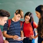 Vineri, 22 mai, este ultima zi în care elevii de clasa a VIII-a mai susțin probele de aptitudini și cele la limbă străină, pentru admiterea la liceu 2026. Rezultatele vor fi comunicate pe 25 mai – calendarul complet