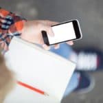 Polonia vrea să interzică telefoanele mobile în școlile primare