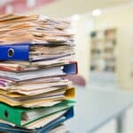 Gradație de merit 2026. Astăzi este ultima zi în care profesorii, directorii și personalul auxiliar depun dosarele la secretariatele școlilor / Calendarul concursului