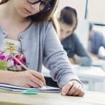 Cristina Jamscheck, Centrul pentru Jurnalism Independent: Educația nu poate fi digitalizată complet, pentru că scrisul de mână este cel mai bun instrument de învățare / Pentru sănătatea copiilor ar fi bine să mai vrem să scrie pe hârtie