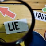 Un elev de liceu din Iași a creat o platformă care detectează știrile false: Analizând mesajele de la alegerile prezidențiale din 2024, credeam că sunt boți. Dar oamenii își postau copiii și familia, apoi îi înjurau pe cei care nu erau de aceeași părere