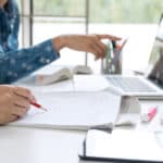OFICIAL Până la începutul lunii iulie, toate școlile sunt obligate să facă o procedură proprie pentru noul portofoliu profesional al profesorilor / Portofoliul este necesar la definitivat, gradații și inspecții