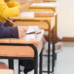 BAC 2026. Peste 3 mii de candidați au lipsit de la proba la alegere a profilului și 13 au fost eliminați pentru fraudă, potrivit Ministerului Educației
