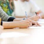 Admitere liceu 2026. Elevii de clasa a VIII-a susțin probele de aptitudini și cele de limbă străină în perioada 18-22 mai / Modele de subiecte pentru licee cu predare în regim bilingv