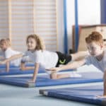 Fenomen alarmant în școli: elevi care nu mai pot face ora de sport din cauza sedentarismului ajung să fie scutiți medical. Medicul Andreea Ștefănescu propune modelul nordic, fără note la sport