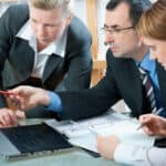 Profesorii pot solicita reducerea cu 2 ore a normei didactice consiliului de administrație al școlii – proiect de lege, în linie dreaptă la Senat, adoptat în unanimitate la Comisia pentru Învățământ, după o ședință tensionată