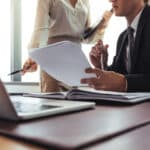 Legea salarizării 2026. Sindicatele anunță că Ministerul Muncii acceptă eliminarea neconcordanțelor dintre indemnizațiile secretarilor șefi și contabililor șefi din școli și salariile funcțiilor de execuție