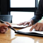 Concurs directori 2026. Cine poate participa, condițiile din proiectul de metodologie și regulă nouă: Profesorii pot candida pentru maximum trei funcții de conducere