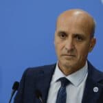 ULTIMA ORĂ Blocaje ale platformei în care profesorii urcă lucrările scanate de la examenul la Limba română susținut astăzi de absolvenții claselor a VIII-a în Evaluarea Națională 2026. Sorin Ion: Am avut niște întreruperi, elevii nu sunt obligați să rămână în clasă la încărcarea lucrărilor