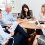 Calculator public gratuit pentru noua lege a salarizării: profesorii, directorii, universitarii și toți angajații din sectorul public își pot estima salariul din 2027 pe baza proiectului publicat de Guvern, pe fiecare funcție, grad, vechime și domeniu