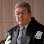 Marian Preda, rectorul Universității din București, pildă pe tema crizei politice: Este grea viața șmecherilor într-o barcă gonflabilă aflată între două luntre, una spre Vest și alta spre Est