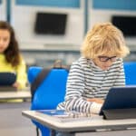 Sugestii de activități pentru folosirea AI în predare și evaluarea elevilor, în procesul de învățare și în managementul școlii – Ghidul actualizat în 2026 al Comisiei Europene