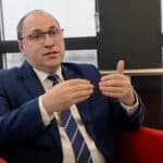 Sindicatele au cerut astăzi schimbări în ceea ce privește norma didactică, plata cu ora și numărul de elevi din clase, a declarat ministrul Mihai Dimian / Voi prezenta soluțiile într-o discuție viitoare