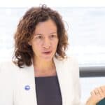 Burse suplimentare de 2.550 lei/lună pentru mobilități lungi și 2.500 de lei pentru cele scurte, pentru studenții cu posibilități reduse care vor să participe în programe Erasmus+ / Roxana Mînzatu, CE: Îi ajută să poată beneficia de mobilități academice în Europa