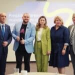 Profesorii se pot înscrie gratuit la un program de formare în inteligență artificială cu certificare Google