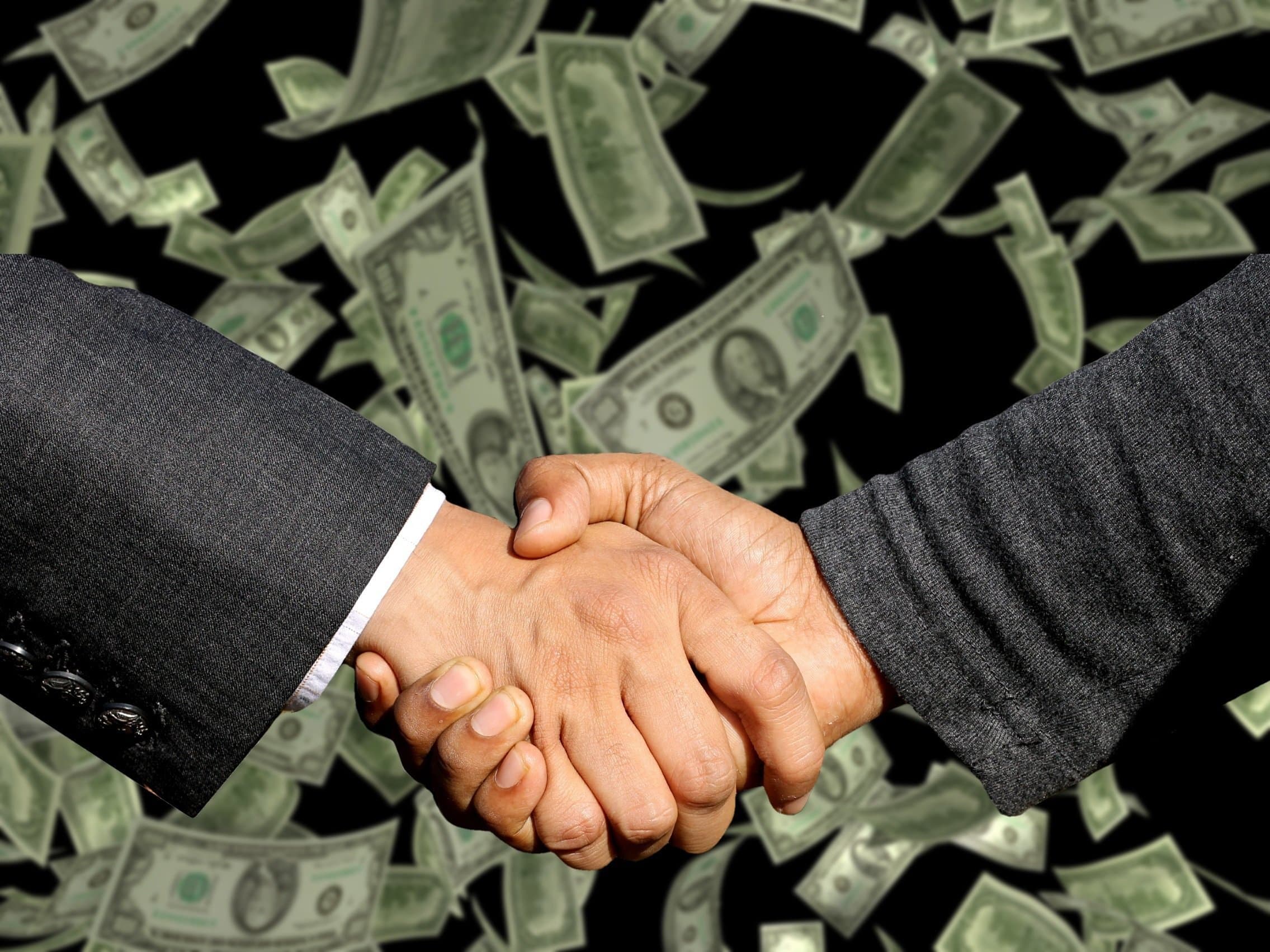 Operațiune majoră în România cu credite neperformante. Cehii de la APS Holding se aliază cu BERD pentru investiții de 250 milioane euro inclusiv în România. “Nu administrăm doar datorii!”