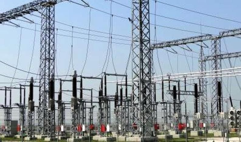 ANUNȚ Retragerea în premieră a licenței unui furnizor de energie, acuzat că a migrat clienți cu forța și a ignorat amenzi de peste un milion de lei, blocată în instanță: ANRE depune recurs