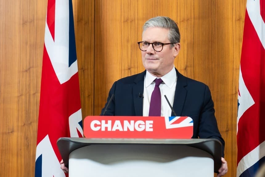 Marea Britanie ar putea bloca accesul copiilor sub 16 ani la reţelele sociale