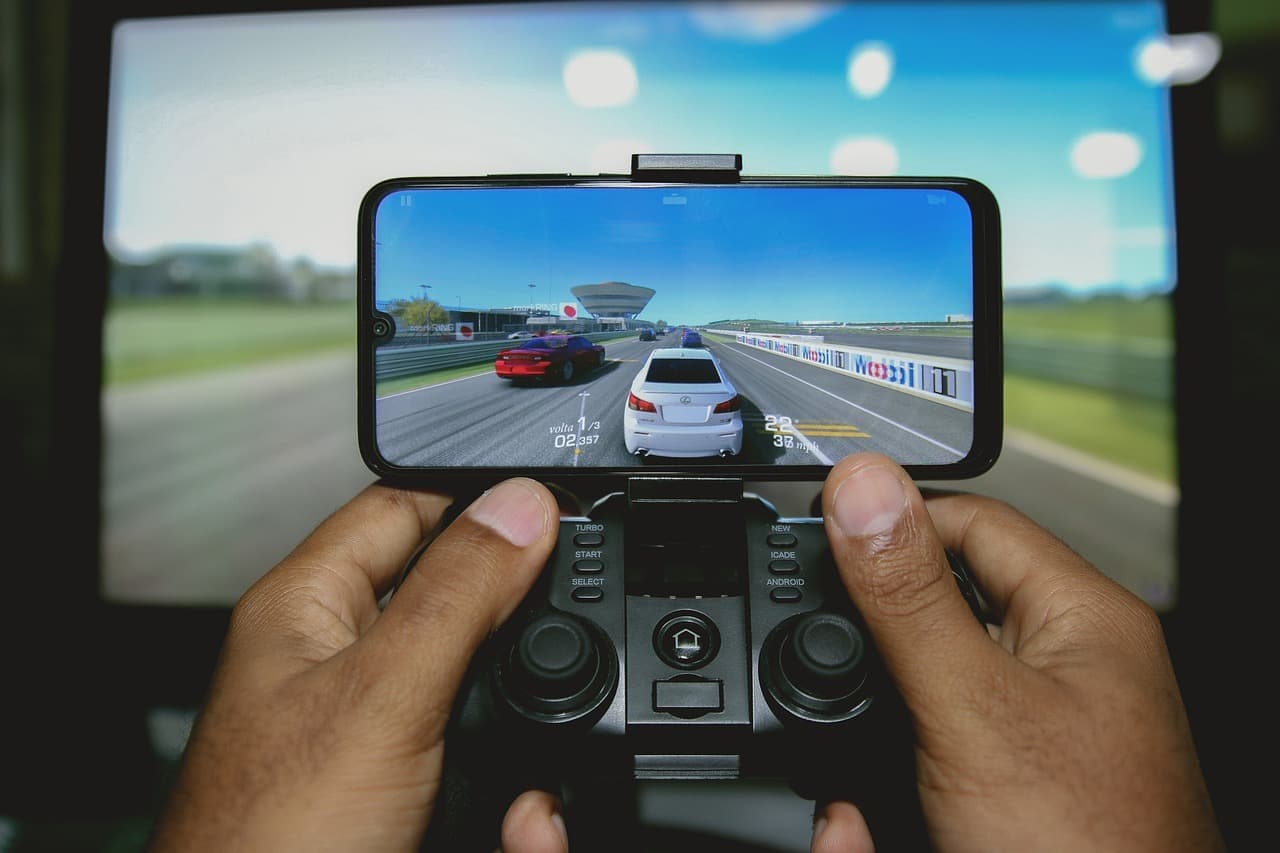 Cum folosești abonamentele Game Pass, PlayStation Plus și Nintendo Switch Online