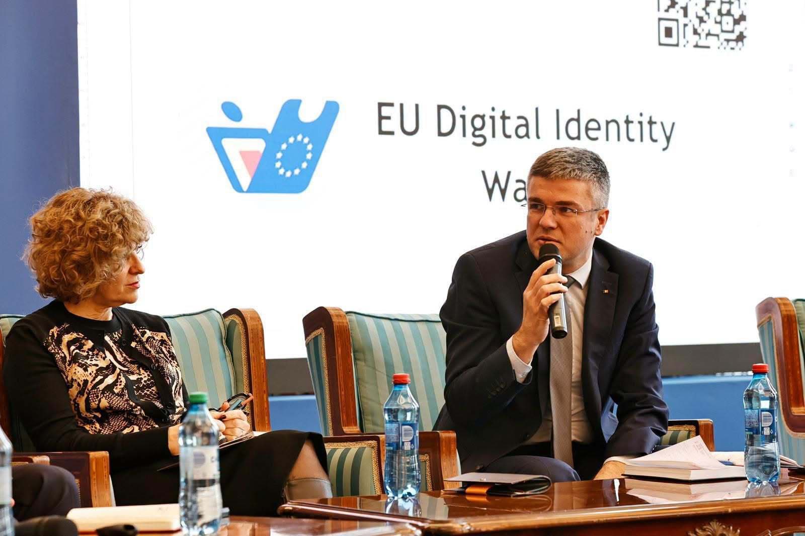FOTO Veți folosi Portofelul European de Identitate Digitală: mai puține drumuri la ghișeu, mai puține hârtii, mai mult control asupra propriilor date - ministru