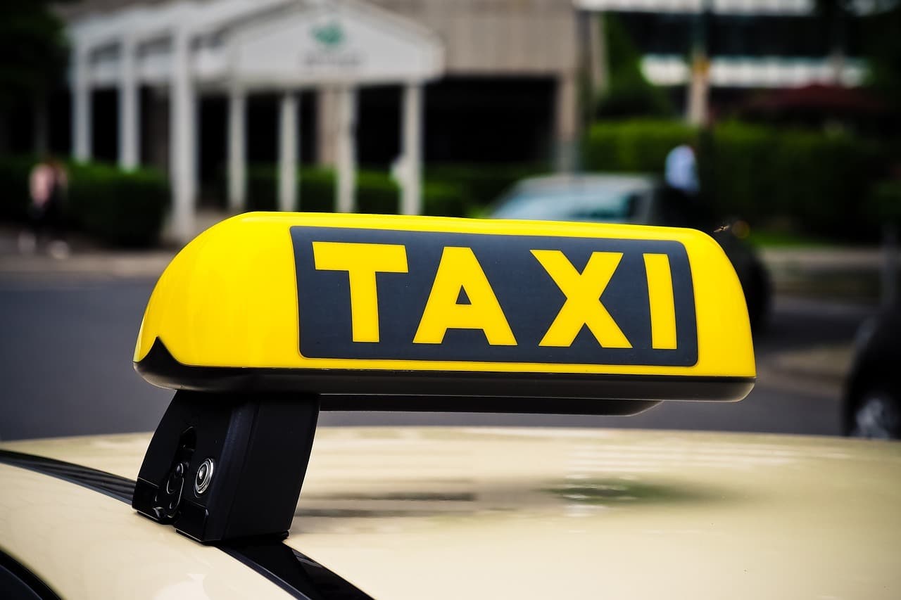 REACȚIA Meridian Taxi la amenzile aplicate pentru înțelegeri pe aeroportul Otopeni