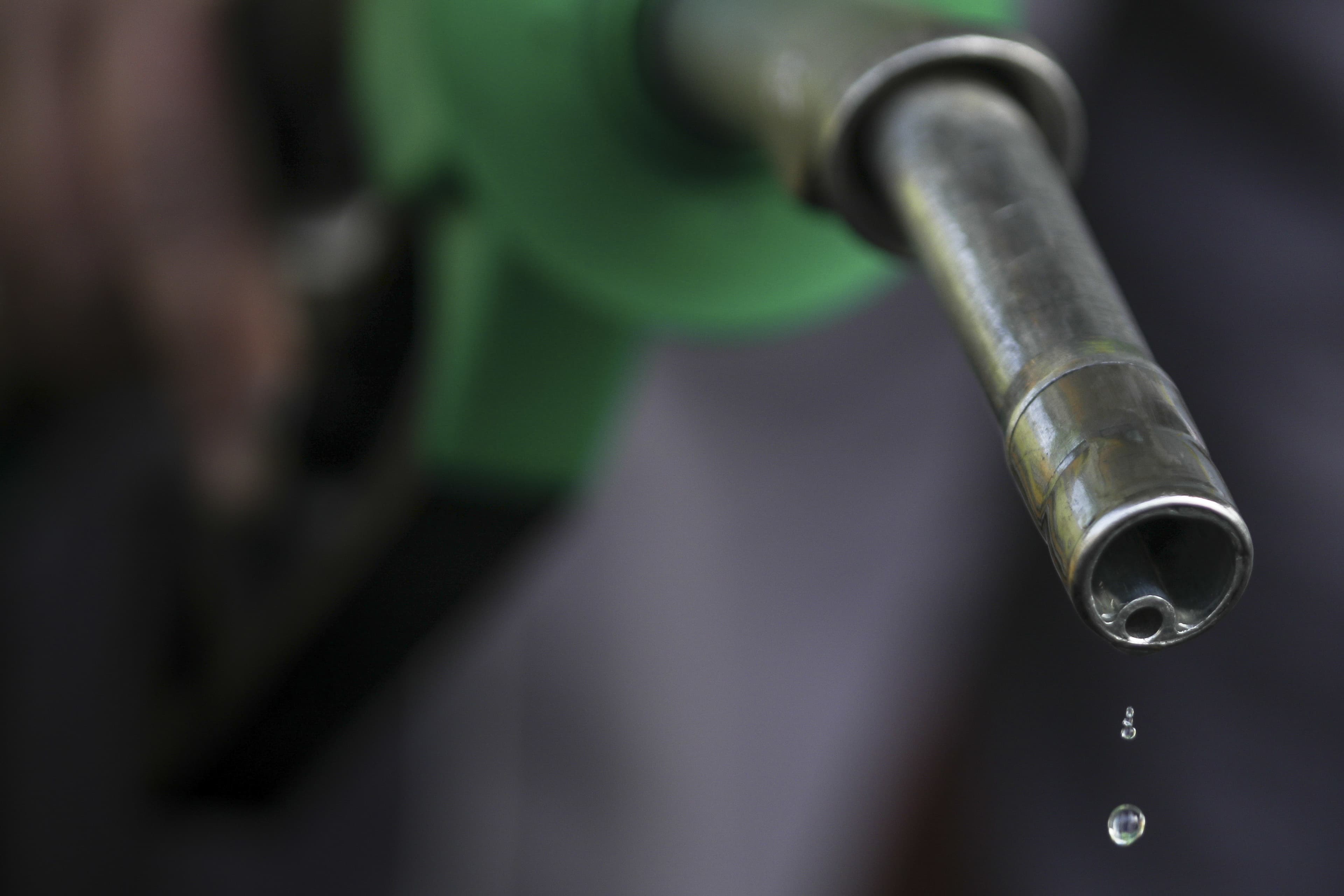 Consecința neintenționată a intervenționismului: o reglementare menită să ieftinească benzina și motorina poate diminua concurența și încetini procesul de reducere a prețurilor