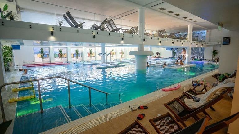 Operațiunea pentru un hotel cu spa în centrul istoric al orașului Târgu Jiu a fost reluată. Constructorul desemnat anterior de familia de antreprenori Carmen și Călin Lemnaru s-a retras