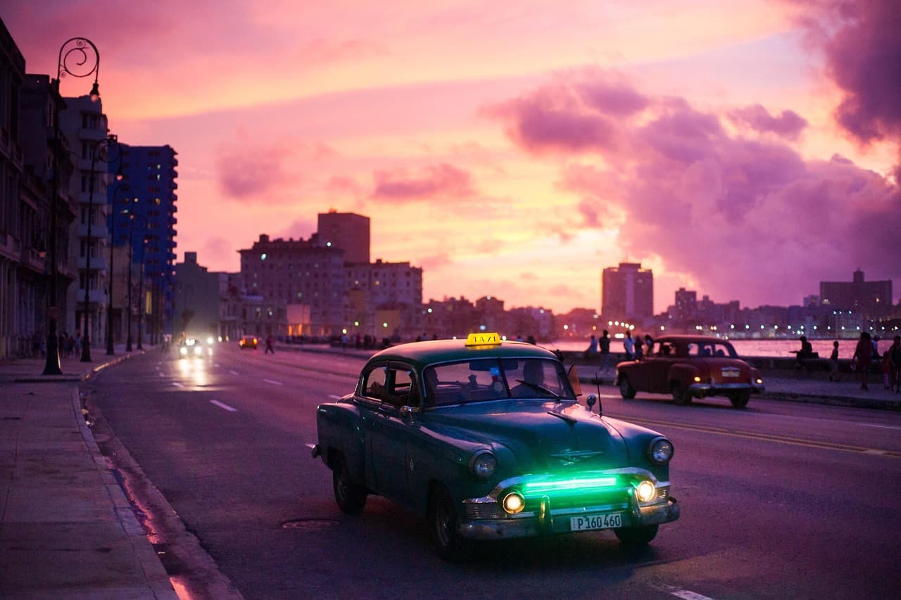 Cuba schimbă direcția și se îndreaptă spre economia de piață, după ce Partidul Comunist aprobă o serie de reforme