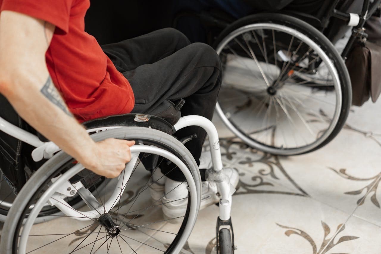 Ministrul Muncii, despre sunt societățile unde sunt angajate minimum 3 persoane cu handicap: ”Schimbăm legislaţia, închidem robinetul băieţilor deştepţi care folosesc unităţile protejate ca să profite de facilităţile fiscale”