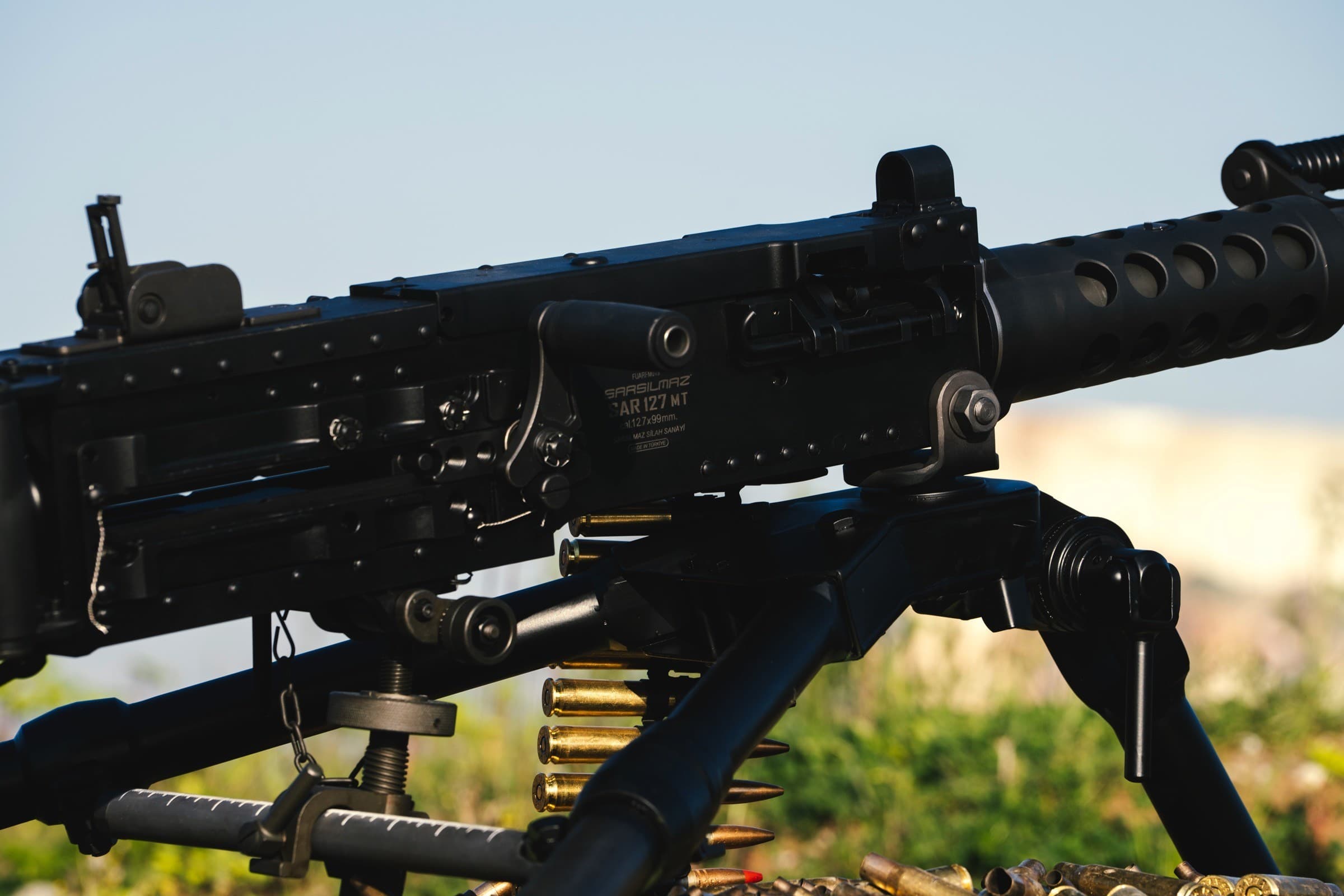 Investiție dorită în România - Cel mai mare fabricant german de arme ușoare, Heckler & Koch, intenționează să intre pe piață