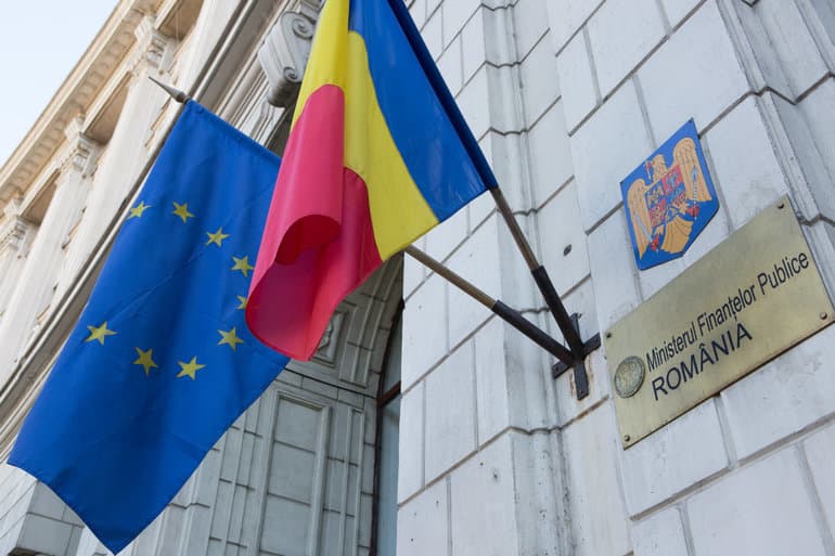 "Cele mai mici prețuri!" - 14.000 de firme controlate și nicio amendă - În 2026, Ministerul Finanțelor verifică la publicitate înșelătoare firme din asigurări, fonduri de pensii, reparații auto, baruri, firme telecom