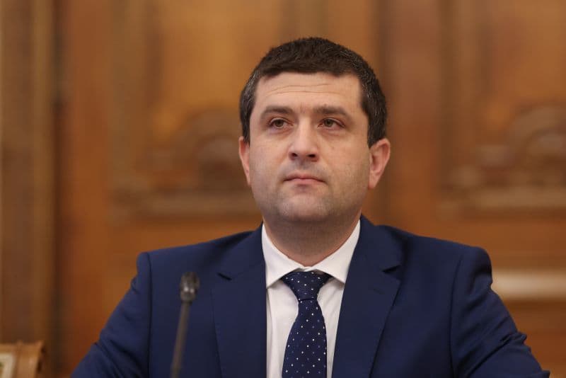 Miruță: Șapte din nouă loturi de autostradă făcute din SAFE au fost date firmelor românești