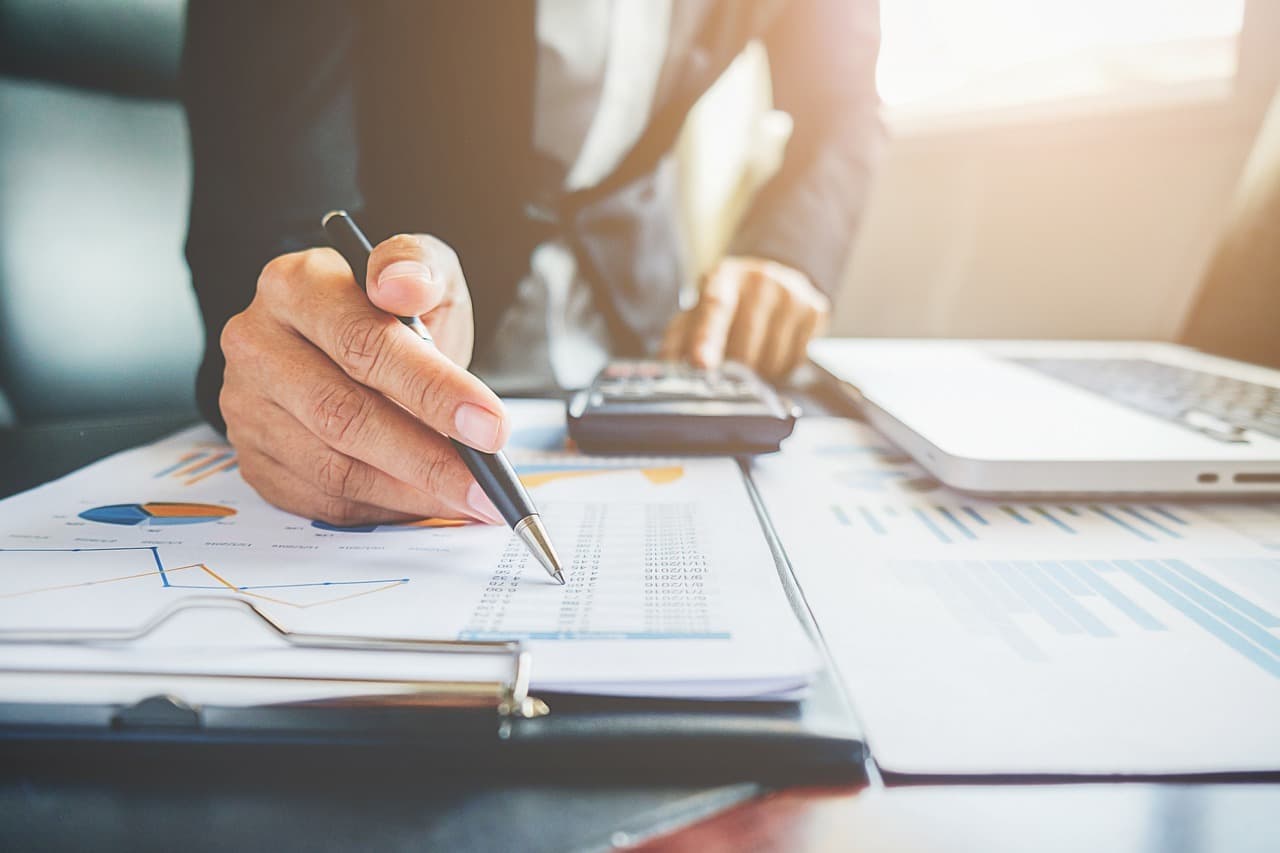 Atenție, firme. Amenzi, pierderea regimului de microîntreprindere, inactivitate fiscală și risc de radiere pentru nedepunerea bilanțului anual - consultanți